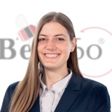 Dr. Julia Schreier